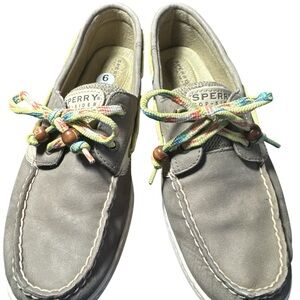 Sperry Top Sider Gray Women’s Boat Shoes with Colorful Laces Size 9 Rubber Soles